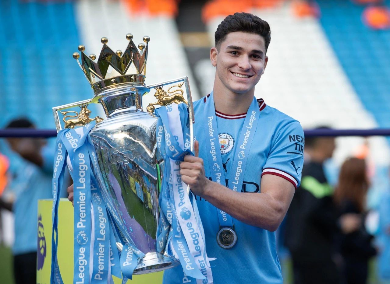 冠军之王！历史第1人！阿根廷新星夺欧冠冠军+世界杯缔造新历史