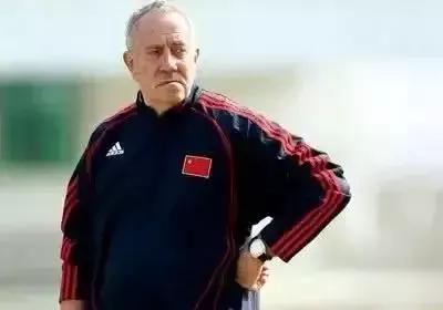 这才是青训该有的样子,以前的青训现在的青训