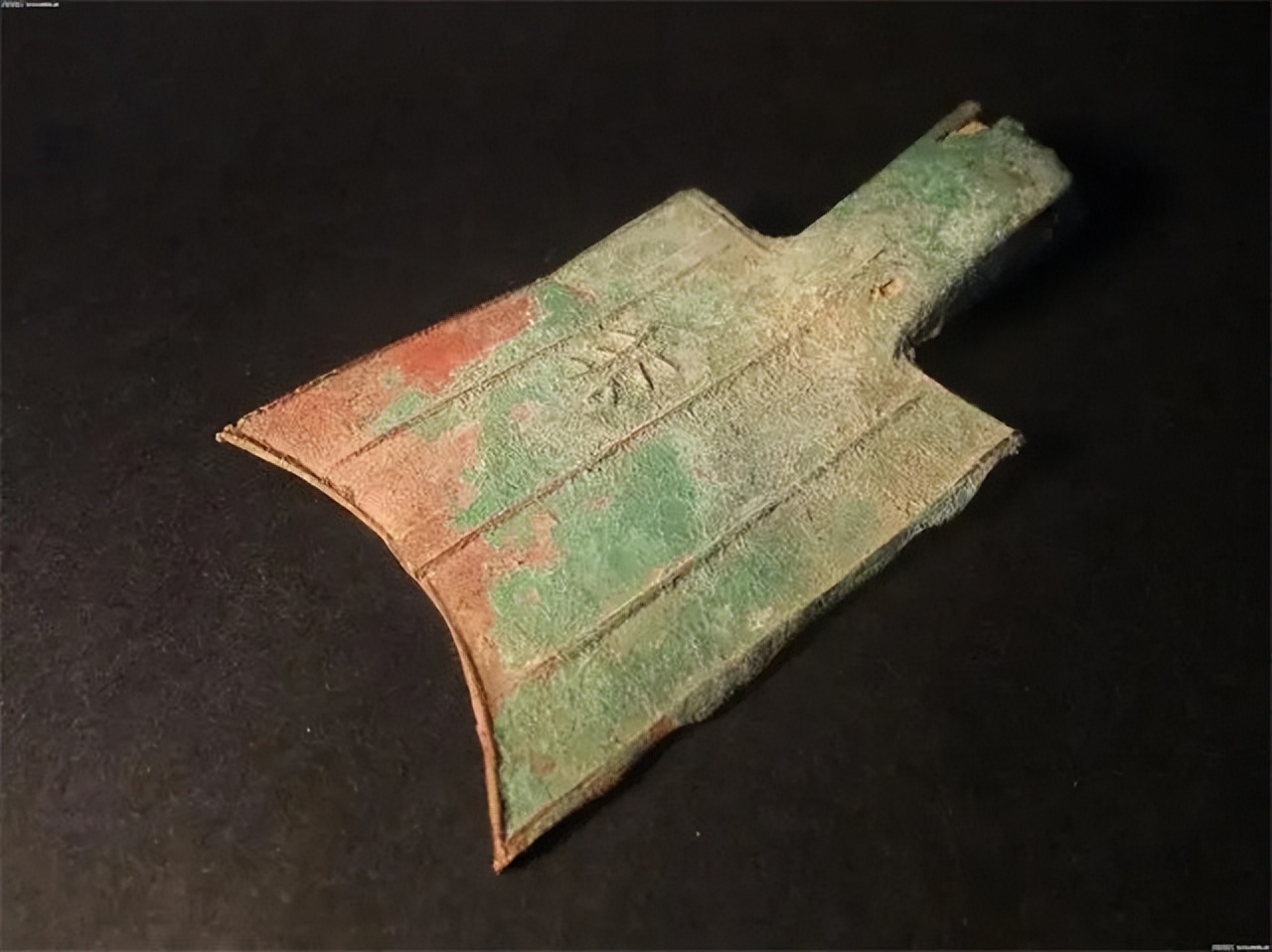 华夏民族最早的钱币空首布