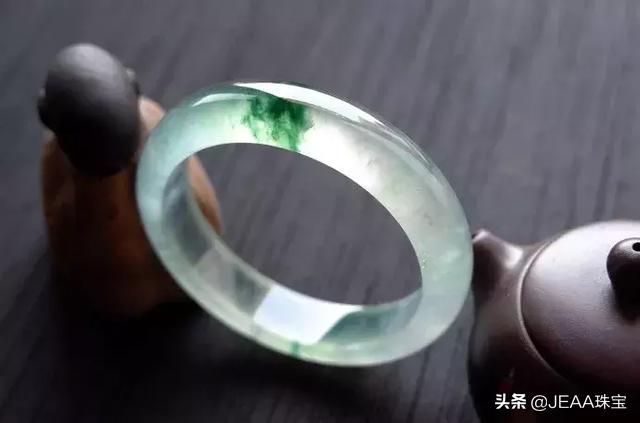 祖传手镯摔坏了怎么索赔,30万手镯摔断怎么处理的