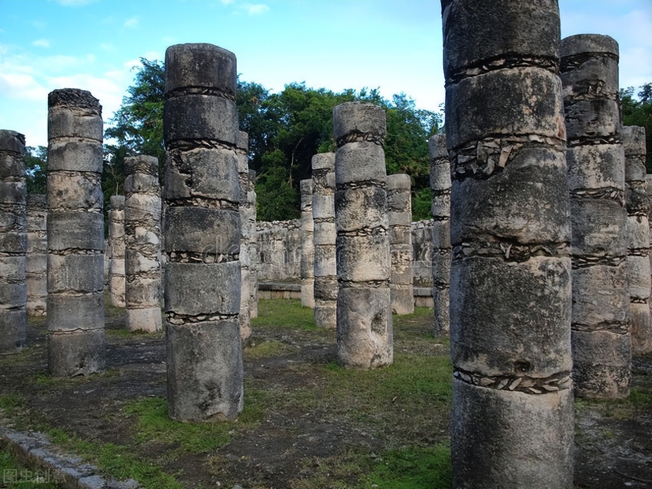 世界十大奇迹乐山大佛,万里长城vs乐山大佛