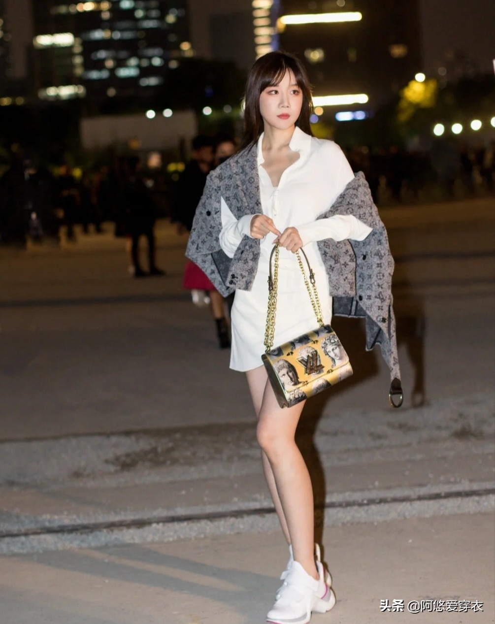 穿开衫配什么内搭好看,穿开衫内搭t恤衫