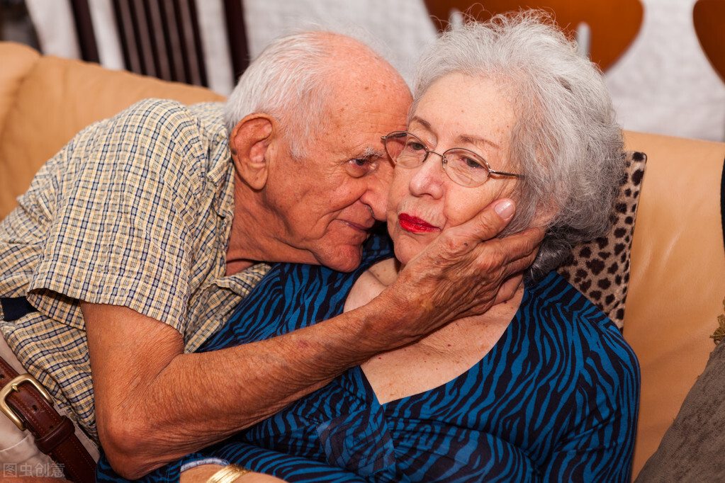 隔壁老王被套路的故事,对门老王