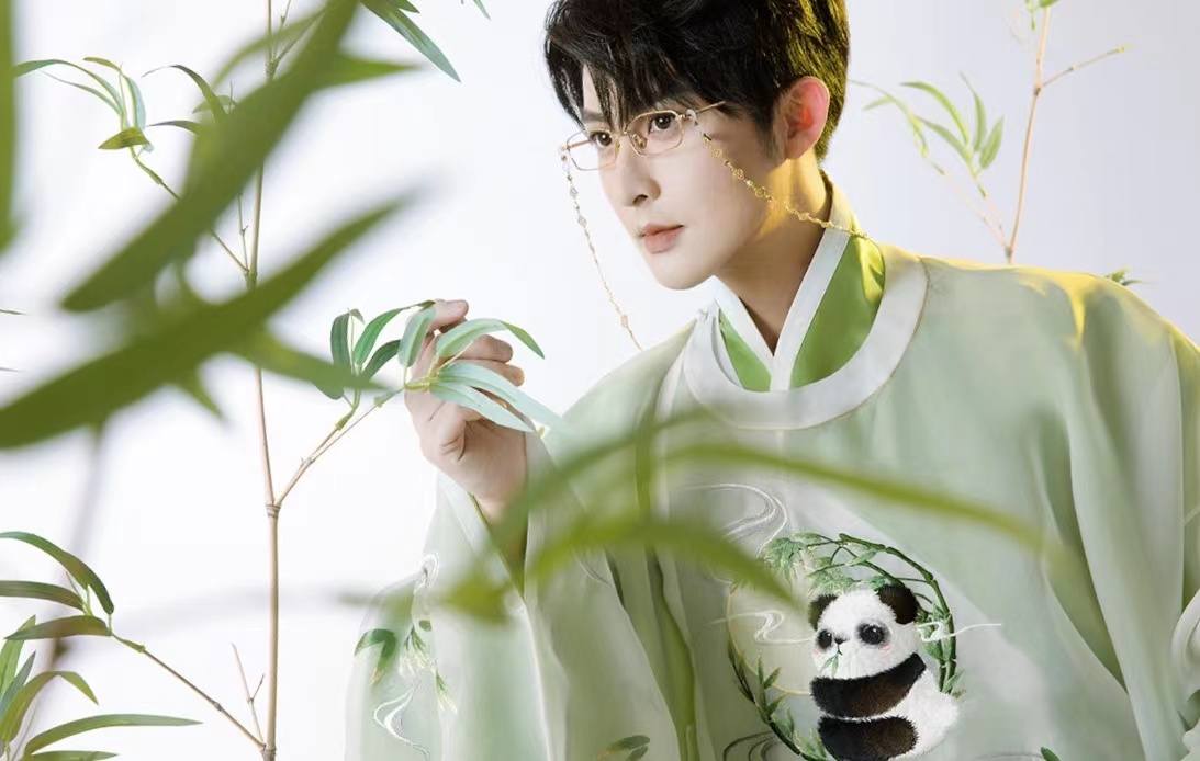 四川成都coser被大妈骂,成都coser被骂哭