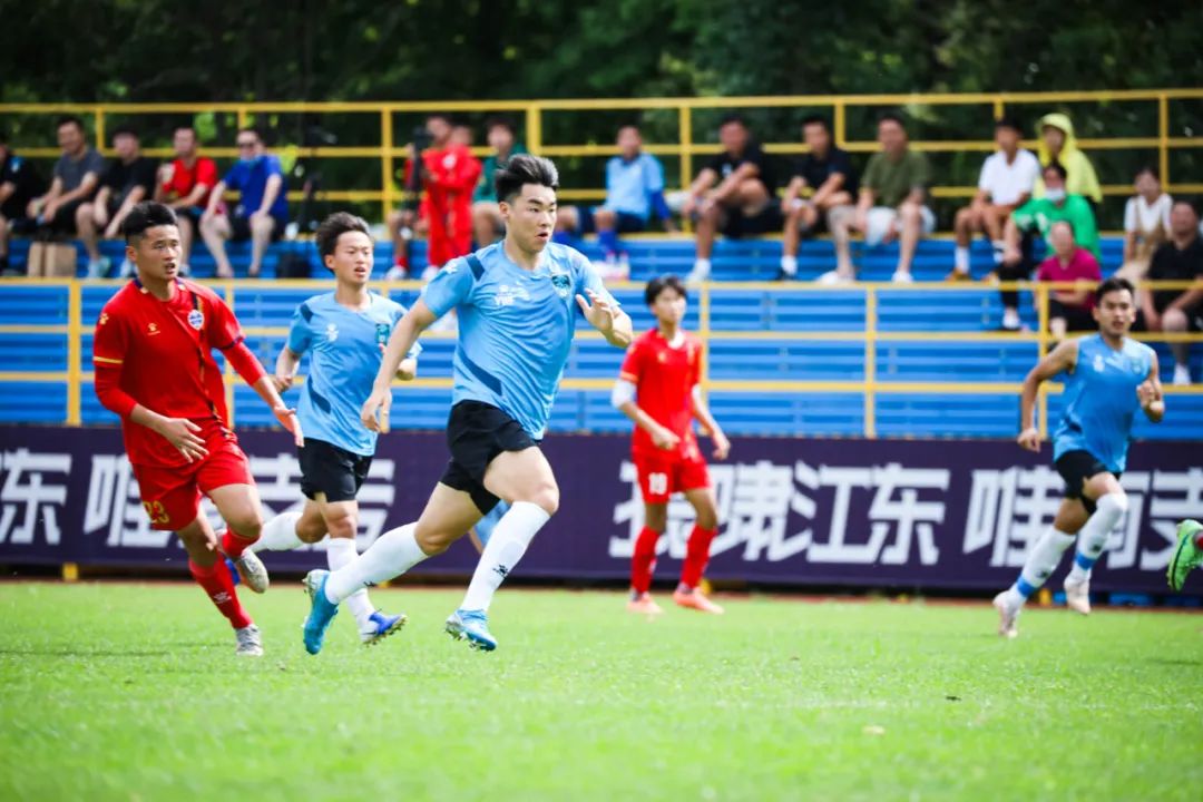 足球比赛再接再厉,越努力越幸运足球比赛