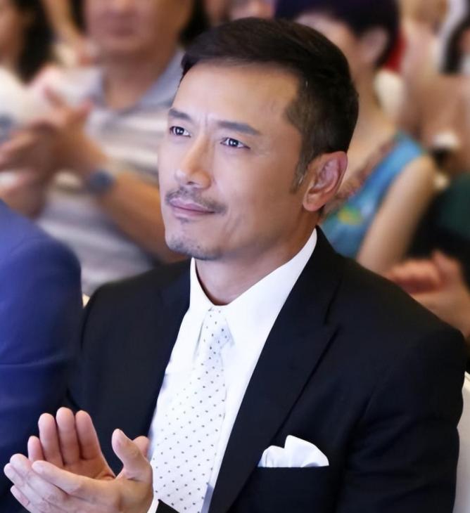 年轻时候最帅的5个男演员,那些长得一般却很有气质的男演员