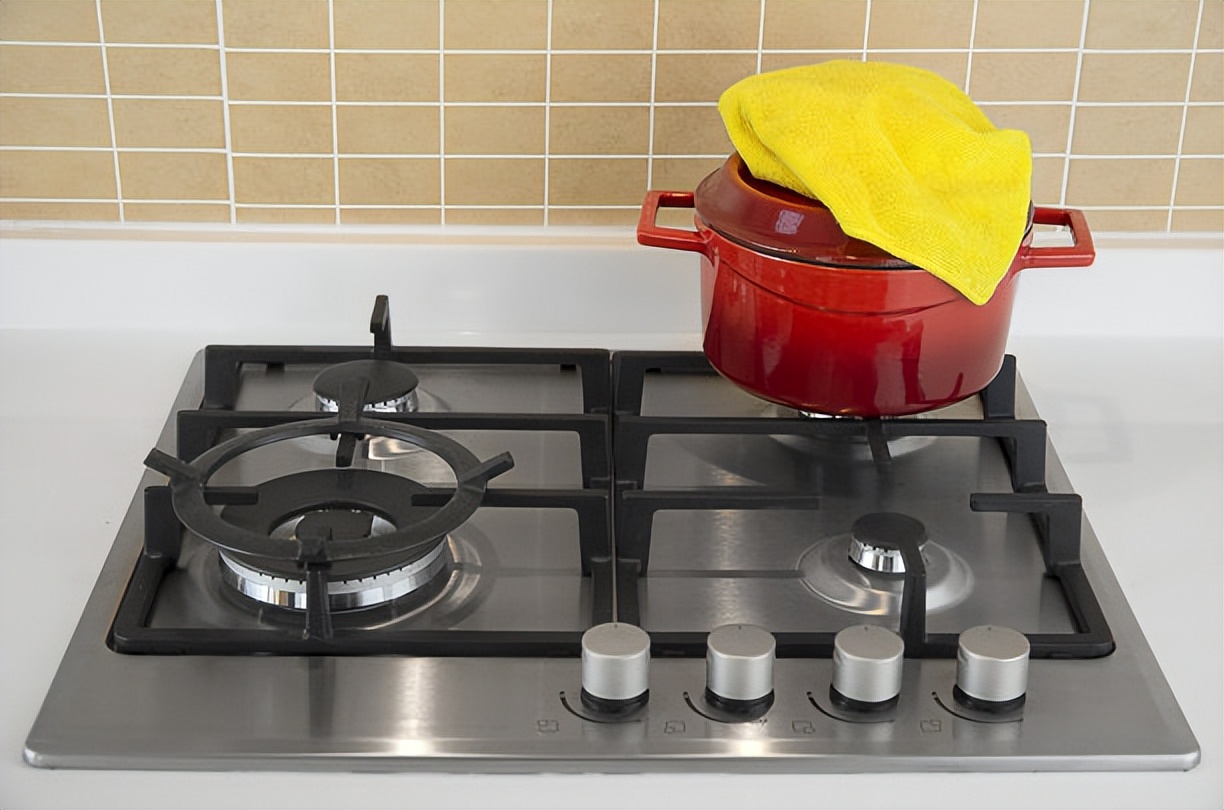 第一次搬新家燃气灶怎么使用,搬新家煤气灶要换吗