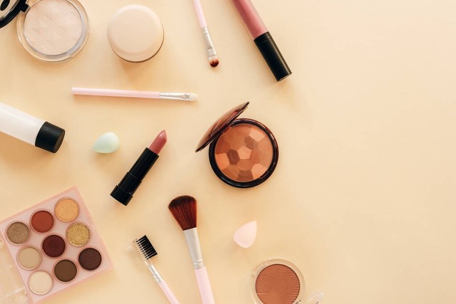 bb霜和粉底液有何区别图片,bb霜和粉底液哪个更适合新手