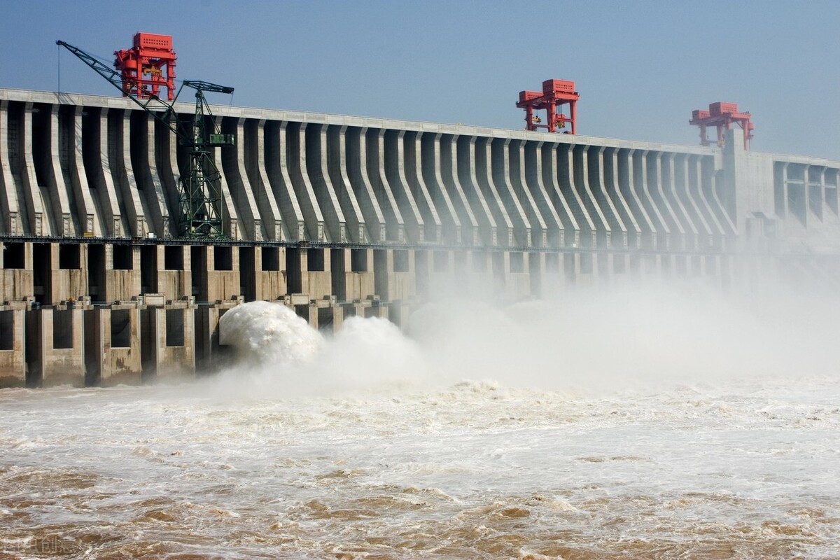 三峡水电站带来的影响,三峡水电站有哪些效益和功用