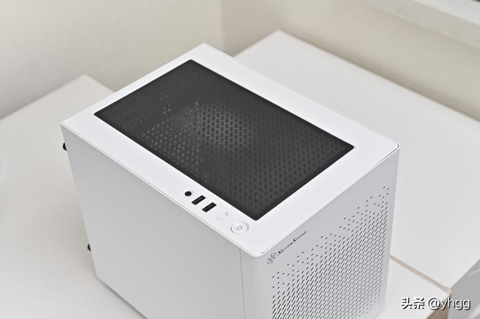 七彩虹主板b760和影驰760,七彩虹b760冰霜对比影驰b760