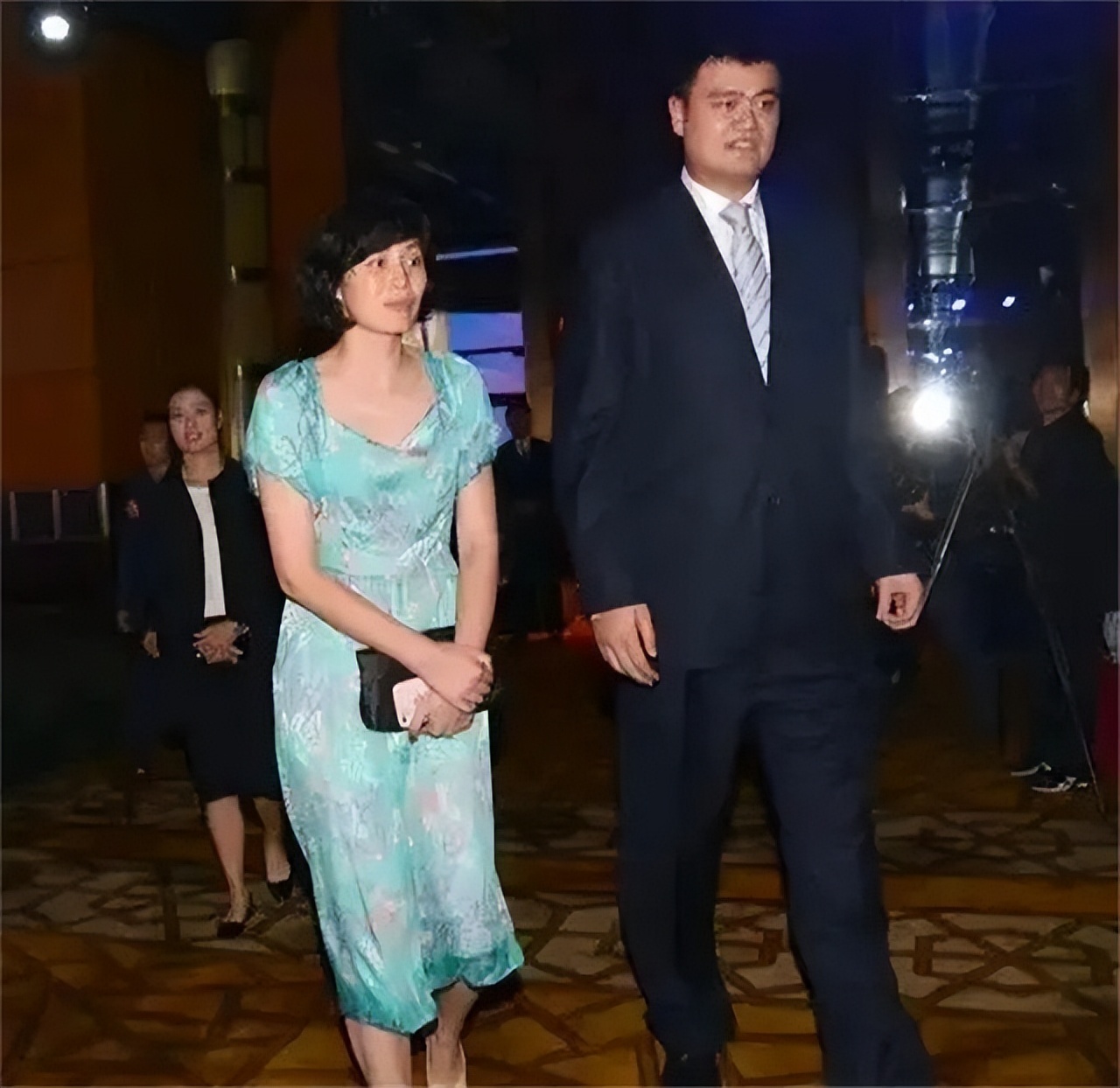 姚明一家三代近照,姚明个人资料及父母