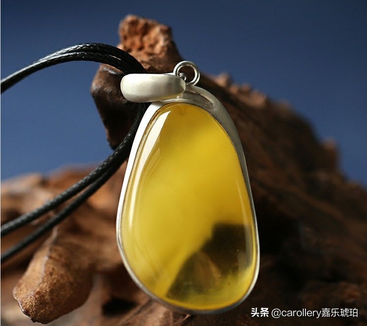 100块一克琥珀贵么,千万年的琥珀多少钱