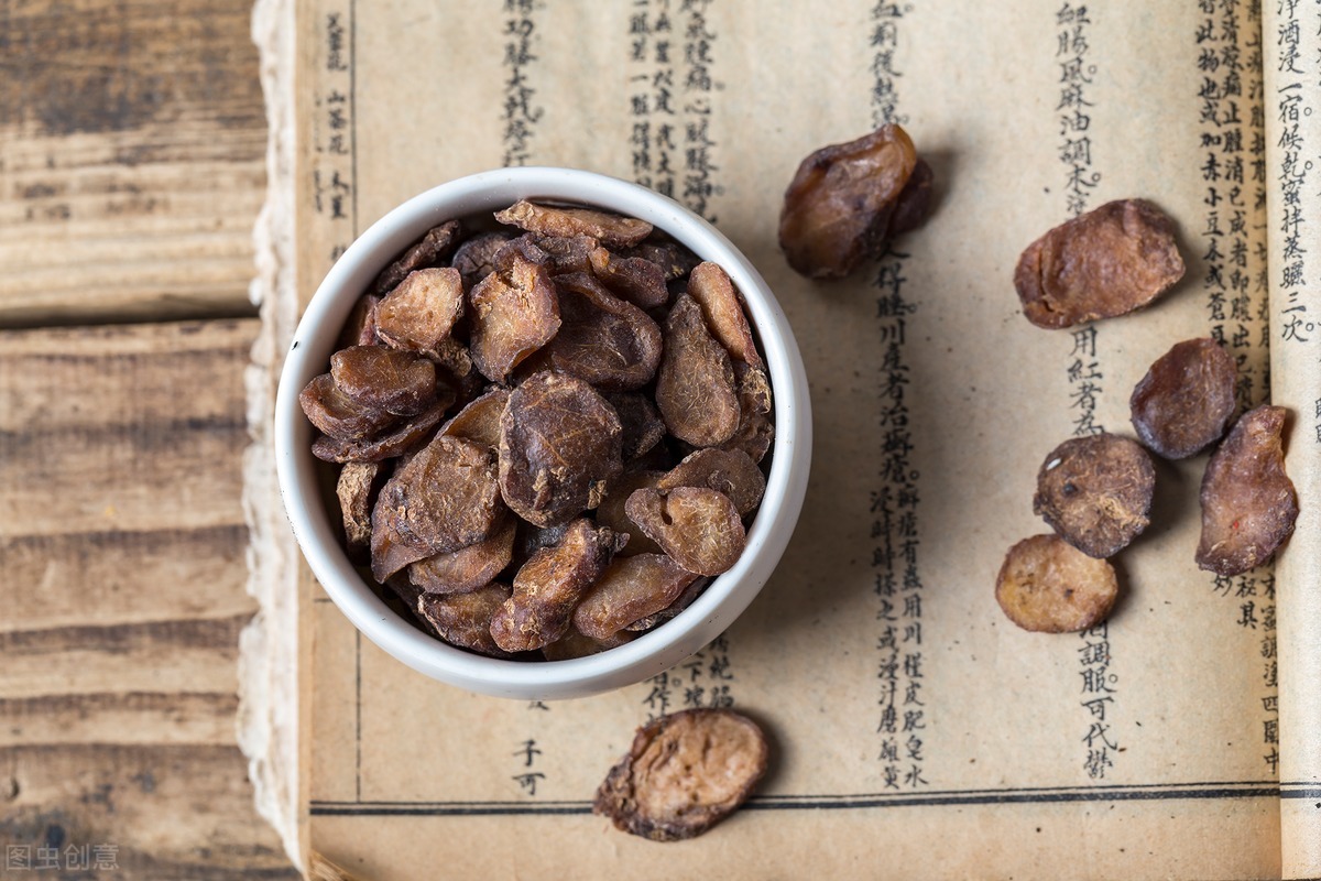 名老中医治肝郁气滞型甲状腺结节,莆田市老中医治疗甲状腺结节