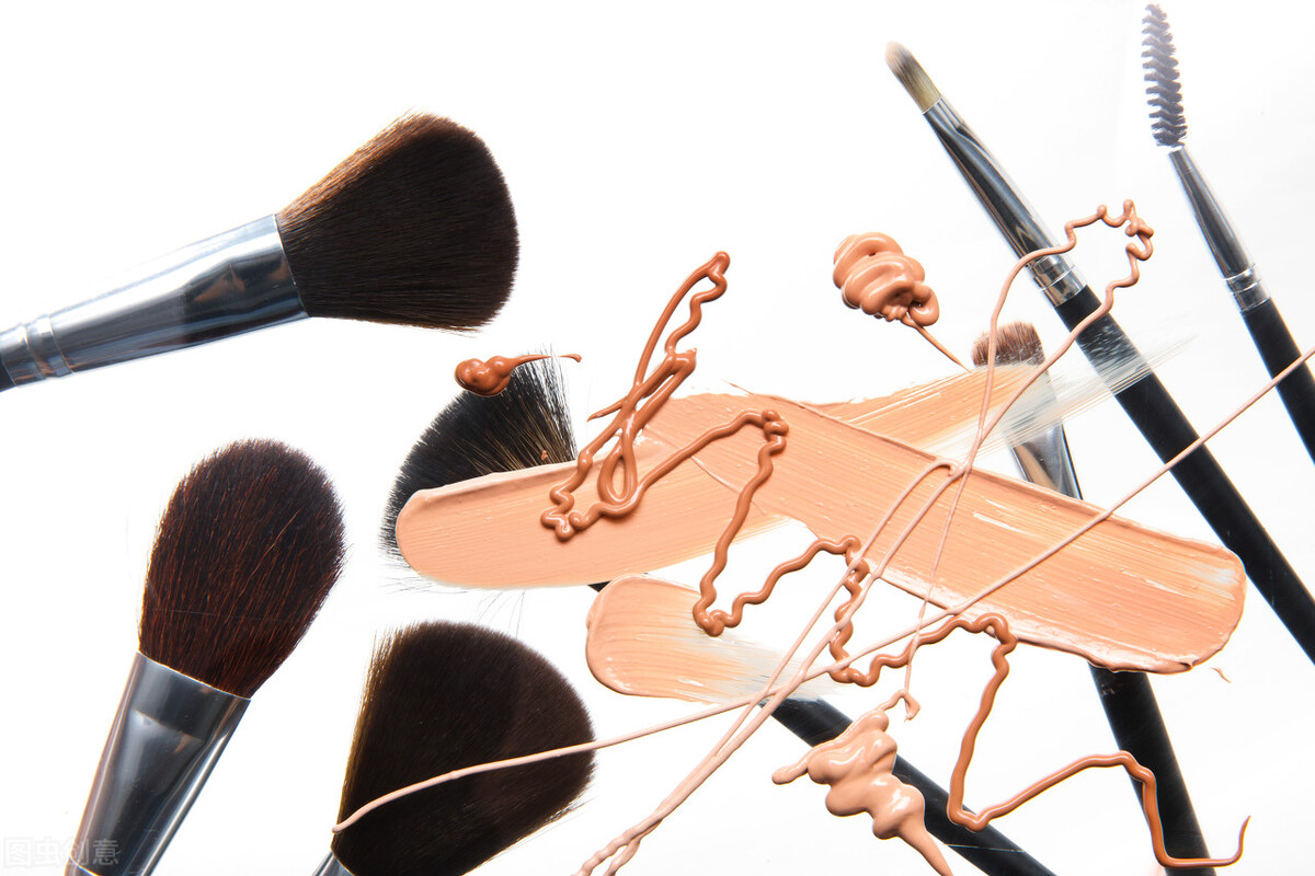 擦粉底液的正确三个方法,粉底液涂抹用什么工具