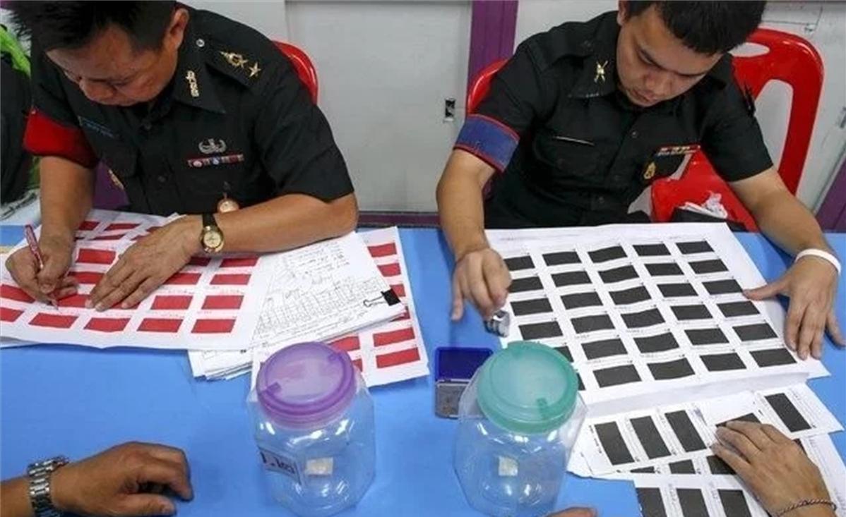 宁做人妖也不愿服兵役，征兵现场吓昏厥，泰国人为何如此抗拒当兵