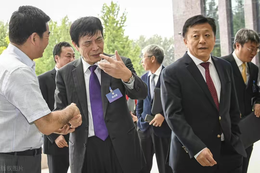 无地自容！印度人嘲讽中国足球，中国名记显尴尬，杜兆才无言以对