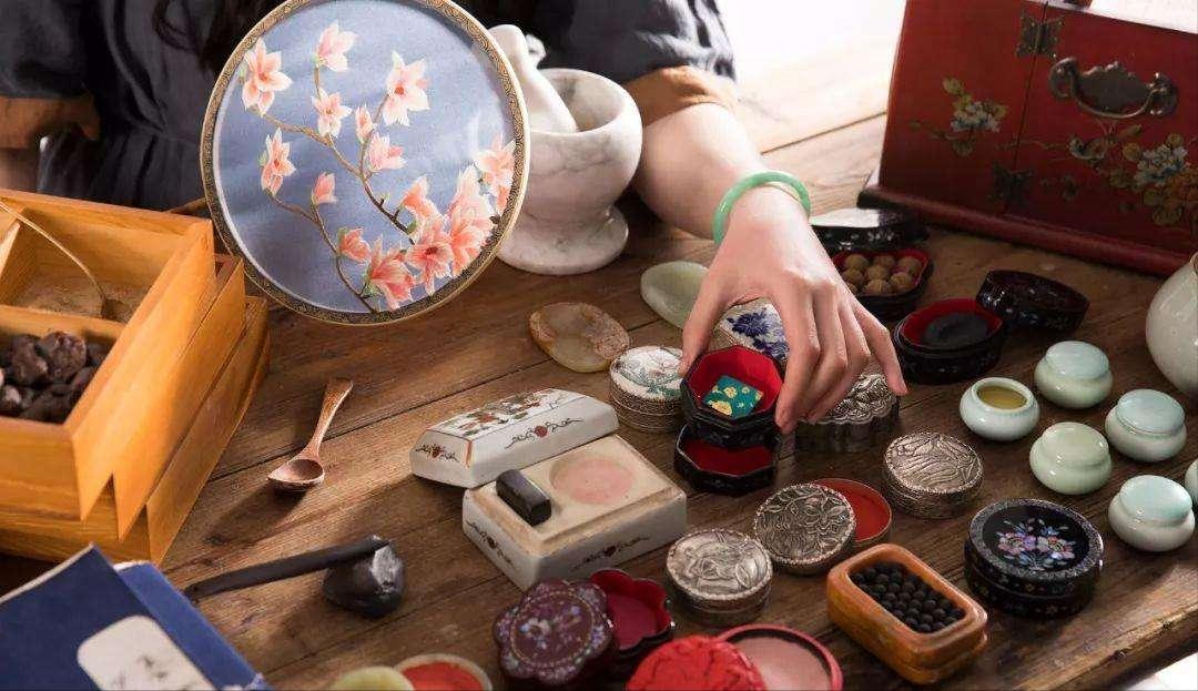 古代妃子和皇上翻牌,古代嫔妃被翻牌子前的准备