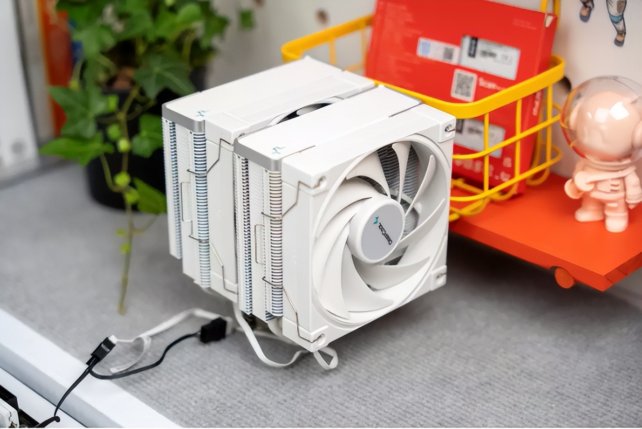 xpg白色机箱,xpg白色和金色