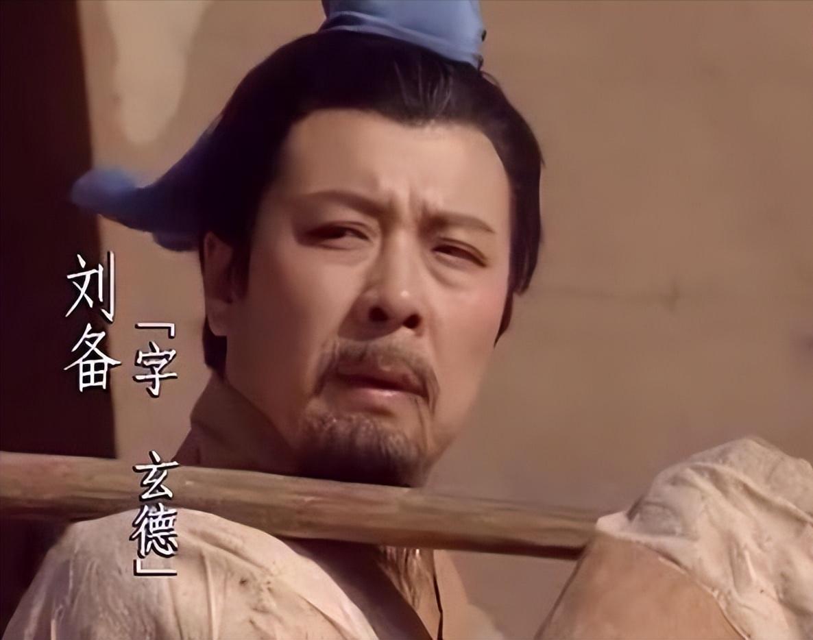 关帝庙前的一副对联，道尽关公一生的荣耀与悲壮，写了什么？