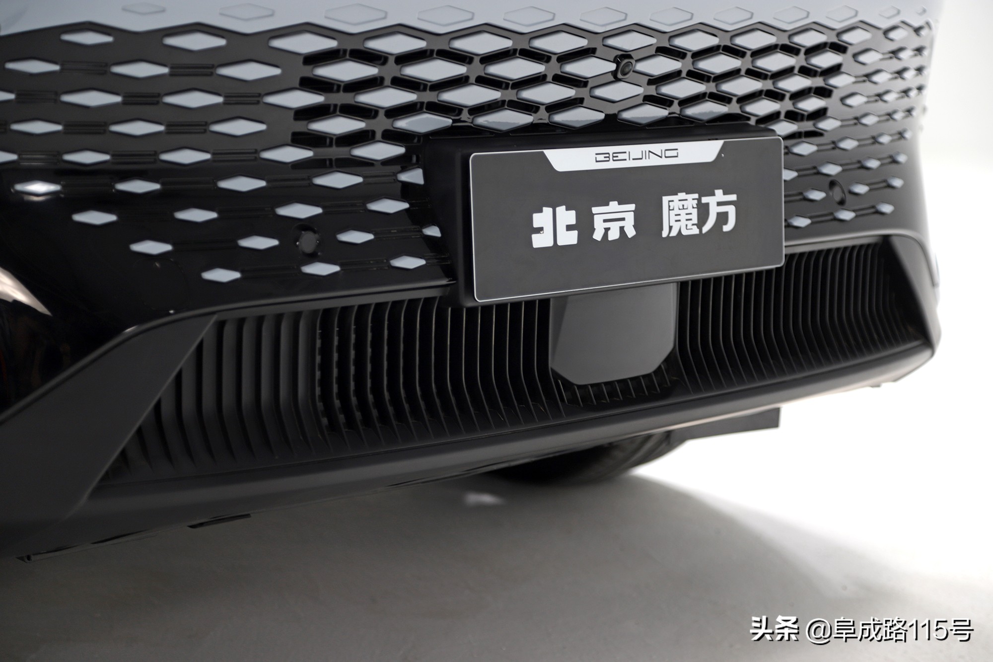 电子后视镜、鸿蒙OS车机这台叫魔方的北京特产有秘密