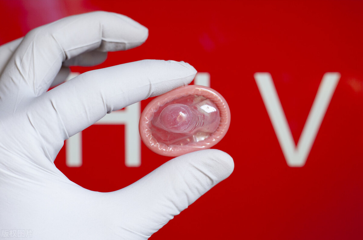 得艾滋病身体会持续出现什么症状,艾滋病的初期症状和身体皮肤反应