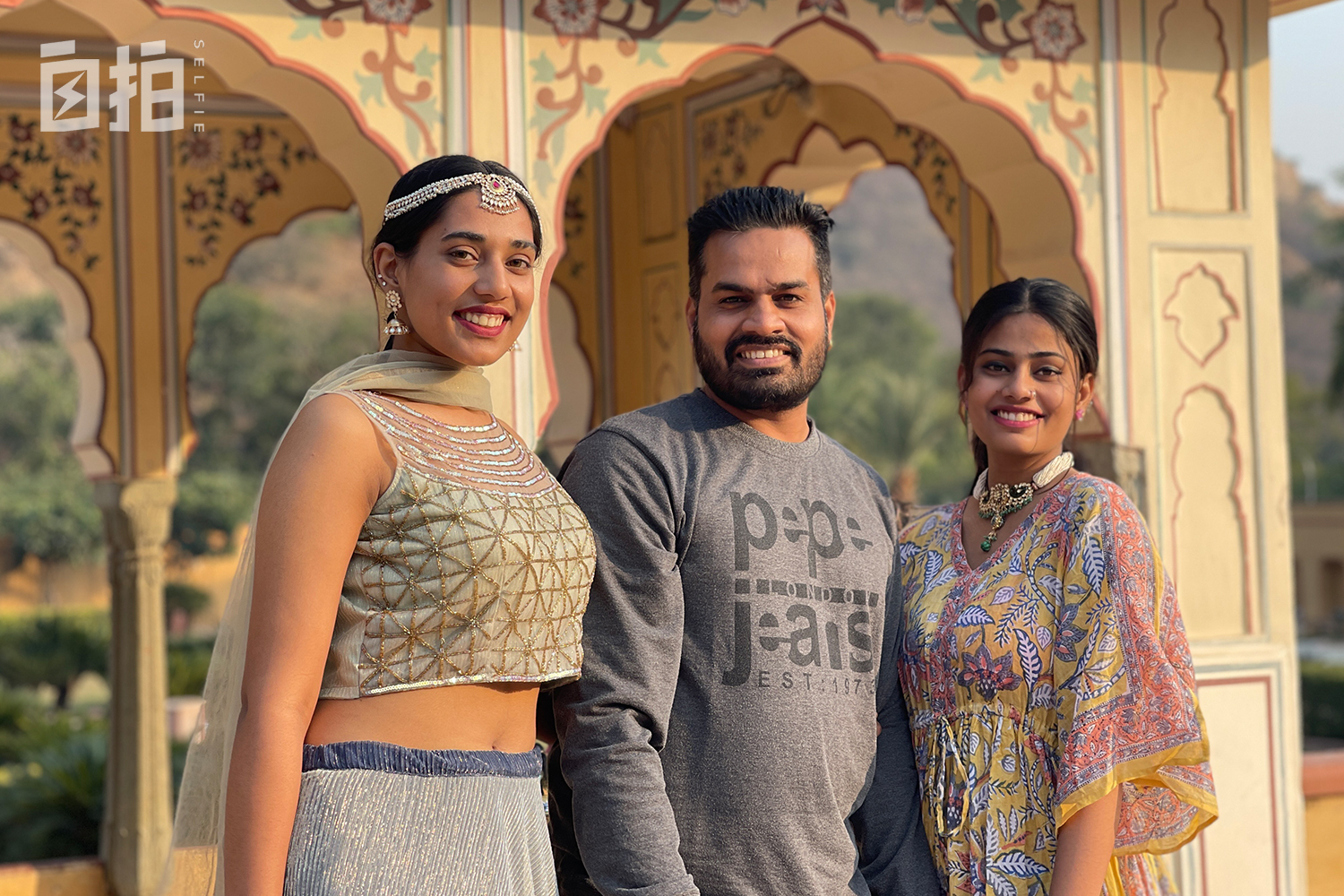 我，印度人，12岁被拉去结婚，16岁打工，靠会中文支撑起全家生活