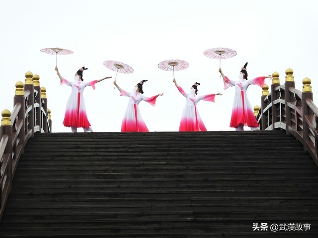 湖北女生性格暴躁,湖北女生的性格高冷
