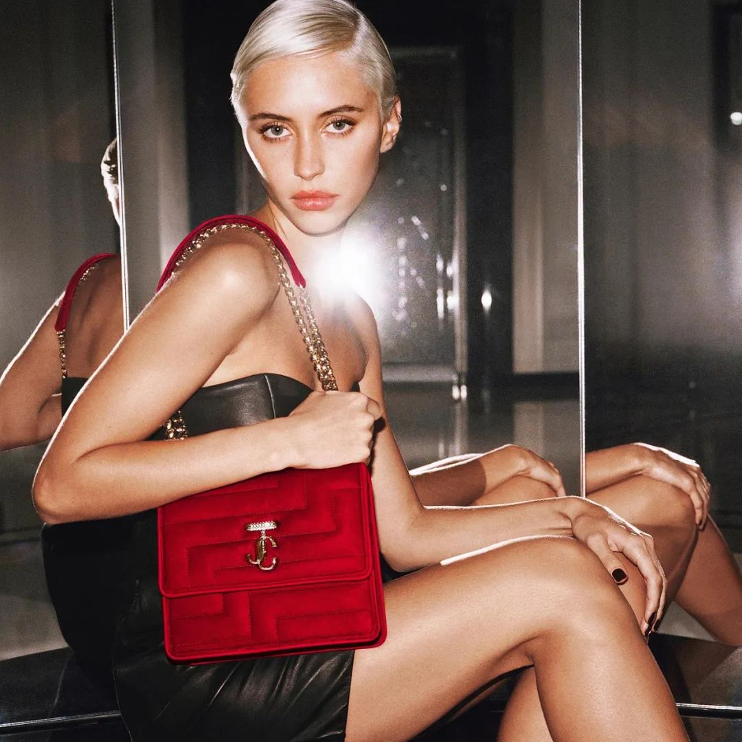 IrisLaw透露自己曾经是油痘肌，靠护肤变美！