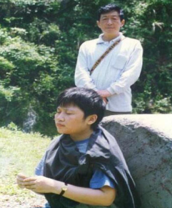 歌手李娜出家现状,歌手李娜为何在巅峰时期出家