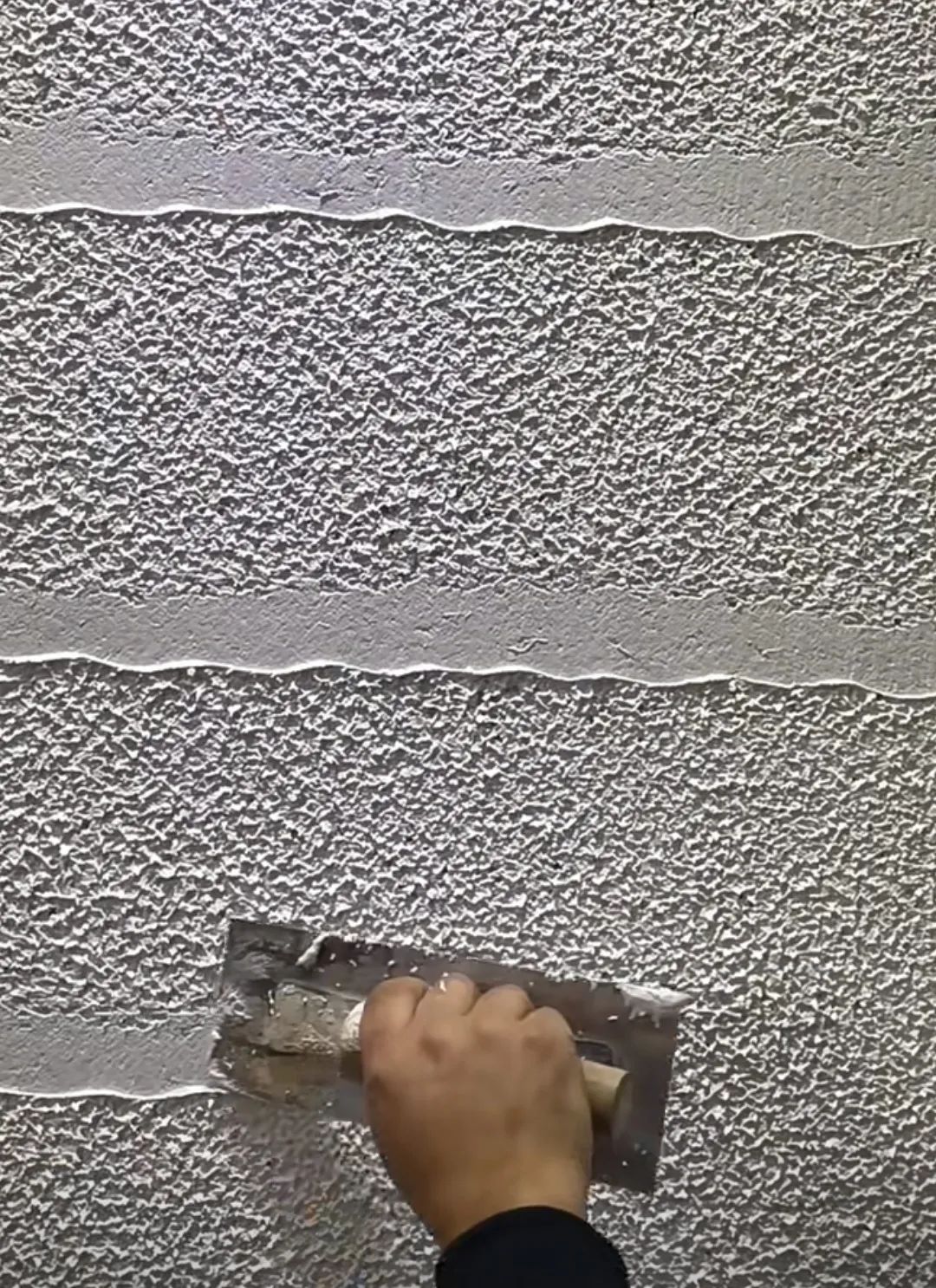 稻草泥漆和乳胶漆哪个划算,乳胶漆跟稻草漆施工工艺一样吗