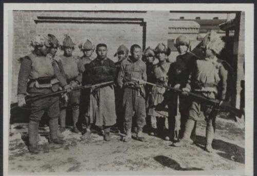 日军兽行：当着男人的面玷污了女儿，临走还残忍割下妻子乳房