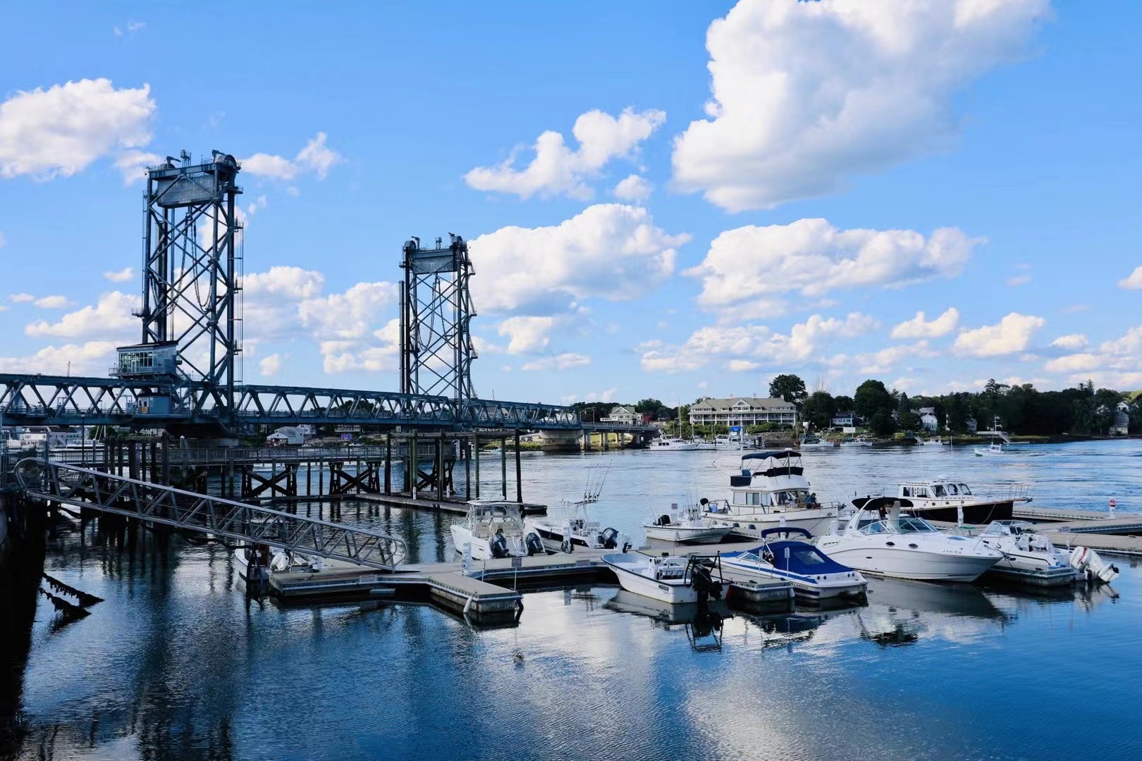 80后Cindy从美国到加拿大：放弃体制内工作，大龄毅然出国深造