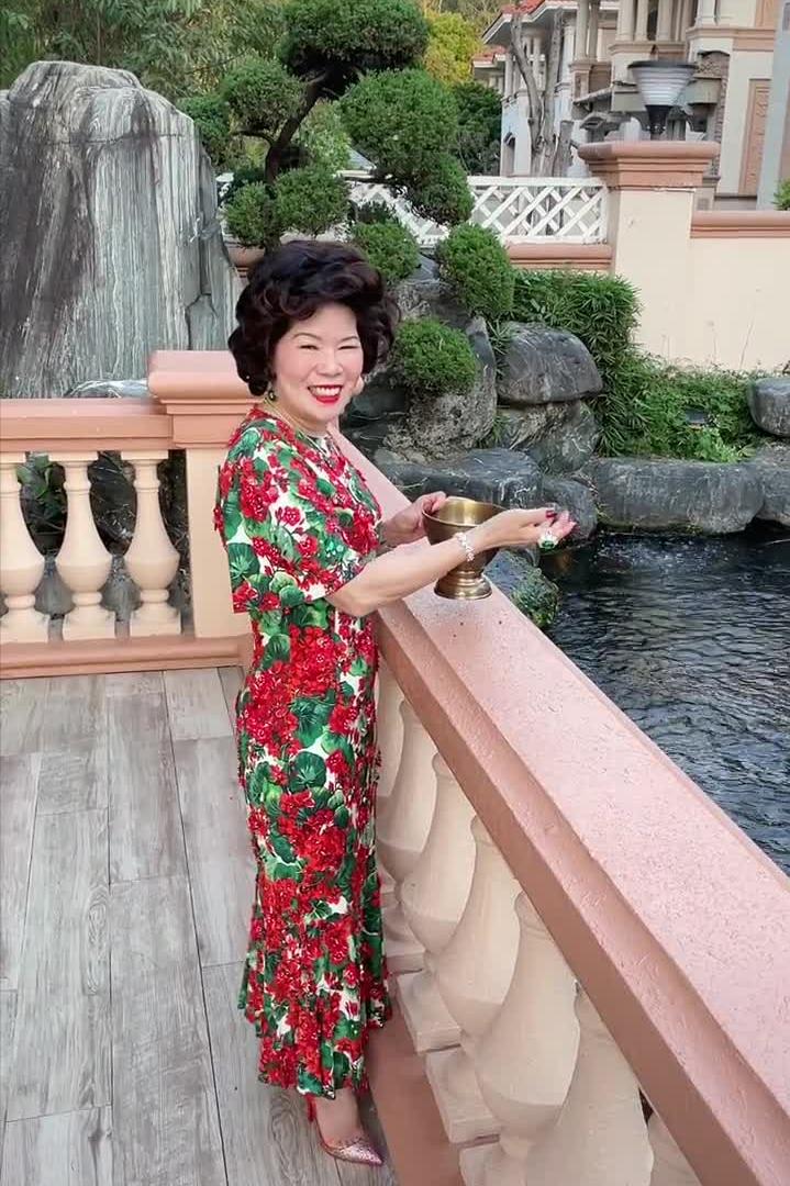 鲍鱼家姐豪宅面积,鲍鱼家姐身价上亿