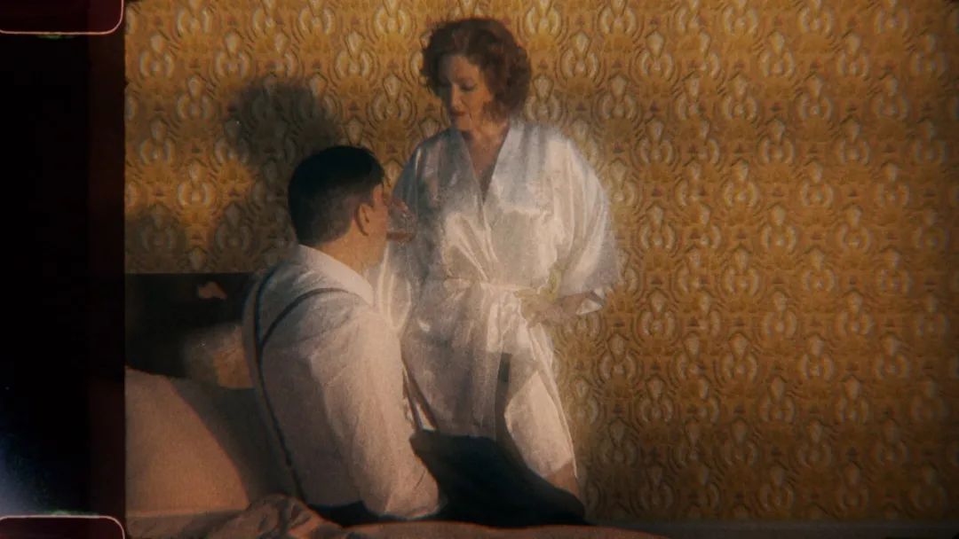 美国中情局“开*院妓**”、柏林街头粉红色管道，背后藏着怎样的故事