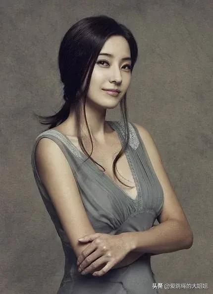 初代芭比韩彩英 (韩国女星韩彩英身材)