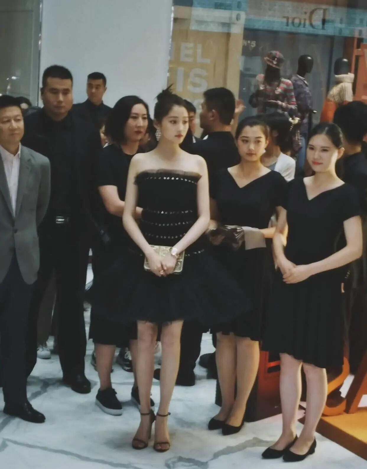 关晓彤壮吗,关晓彤长得壮