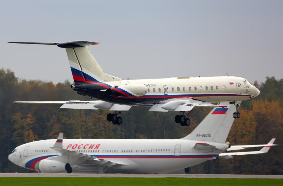 俄罗斯王牌飞机安124霸气降落,俄罗斯空军安124降落