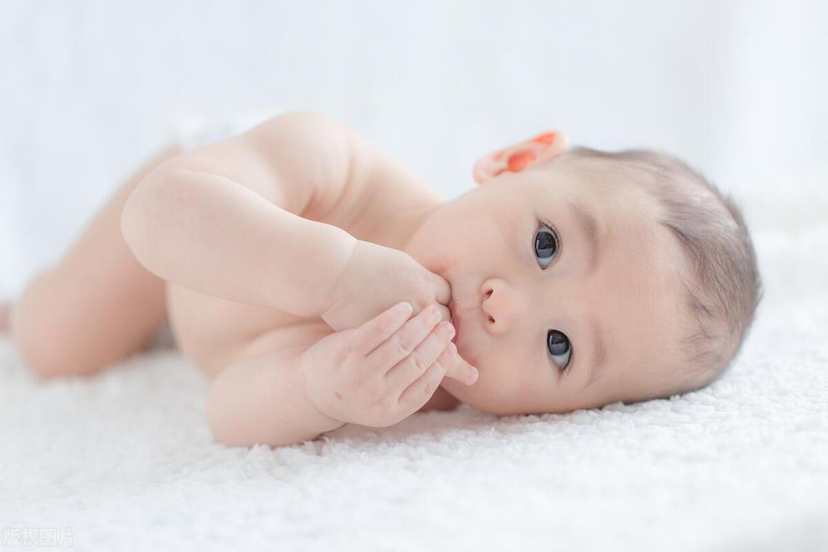 宝宝为什么会乳头内陷，能用手挤压吗？