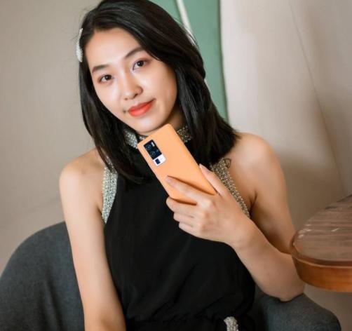 2022最推荐的颜值手机,2021最值得买的三款手机玩机报告