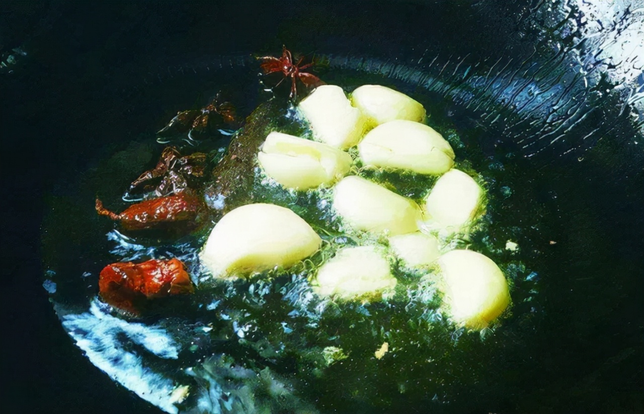 生吃大蒜真的能防病治病吗,生吃大蒜可以防癌抗癌假的