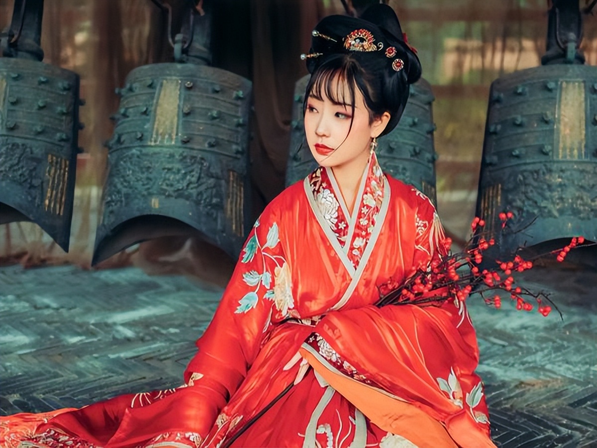 苏东坡诗词表现手法,苏轼写春日的诗句