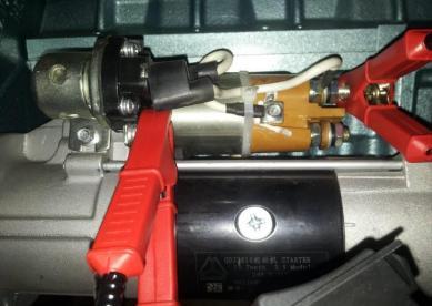 汽车启动打齿什么原因,汽车打不着火马达空转怎么回事