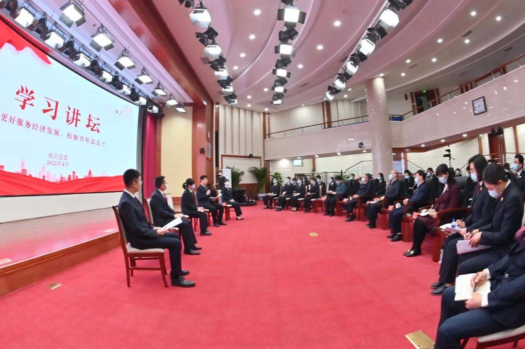 以青春之我筑青春之国家,以青春之我建设青春之中国朗诵