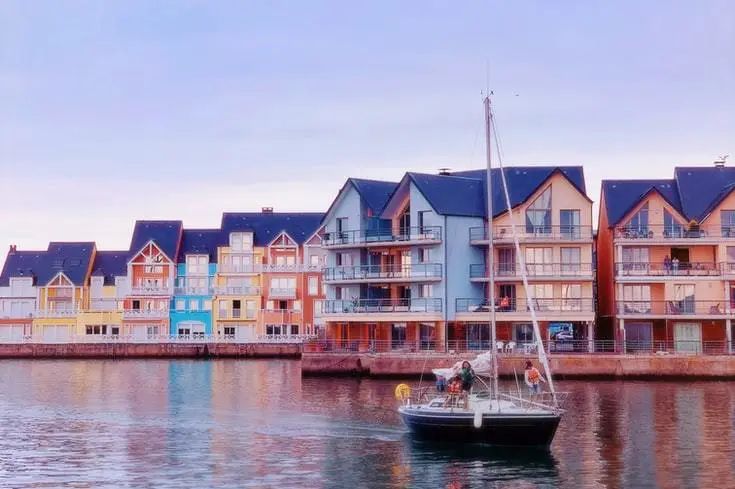 安全且性价比最高的留学目的地,性价比最高的留学地