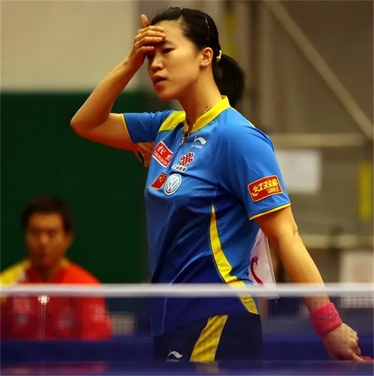 乒乓球教练王楠现在干什么,前国乒一姐王楠近况