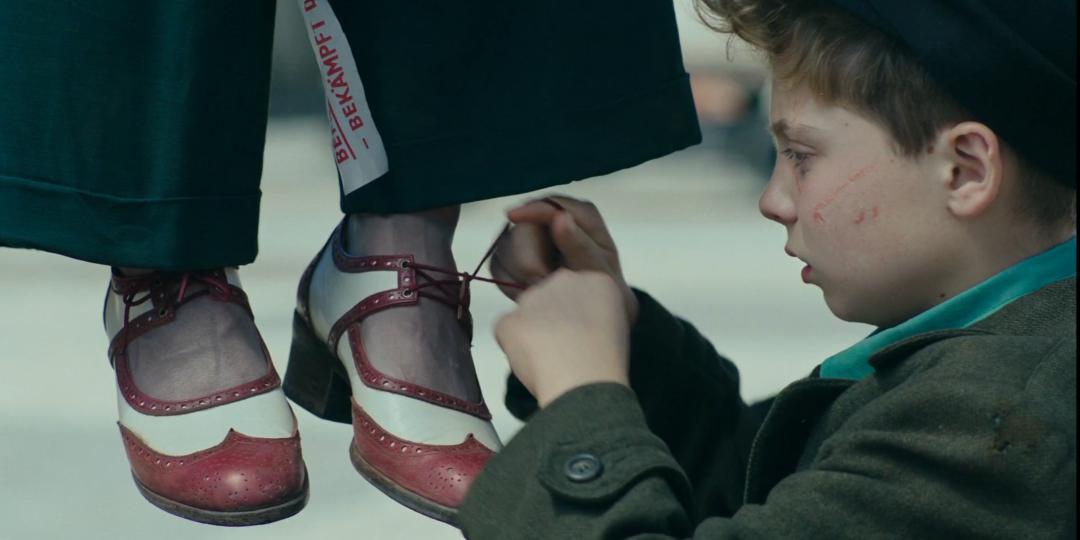 一部从头笑到尾的战争搞笑电影,讽刺战争幽默电影