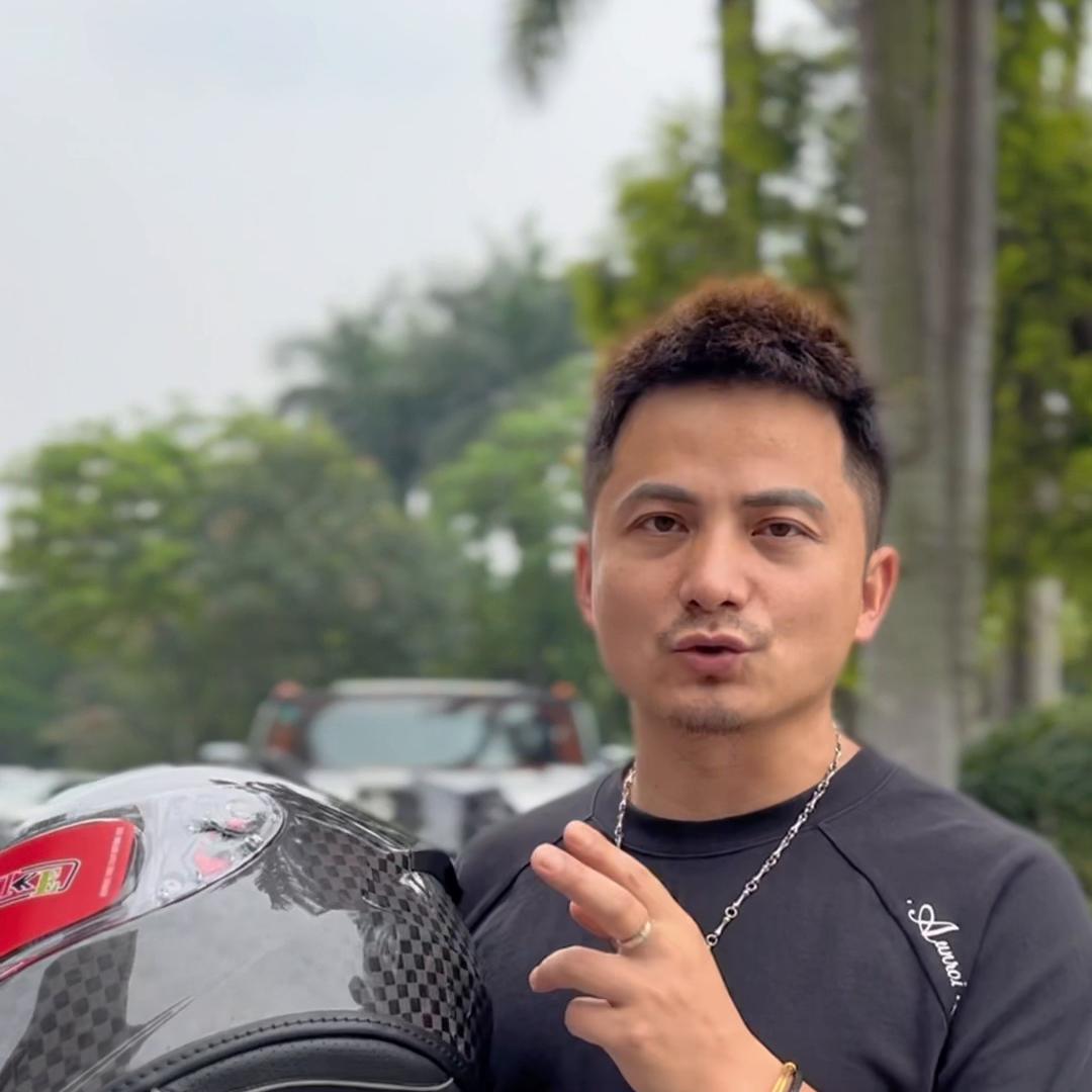 头盔越重越好还是越轻越好,为什么好的头盔一砸就碎