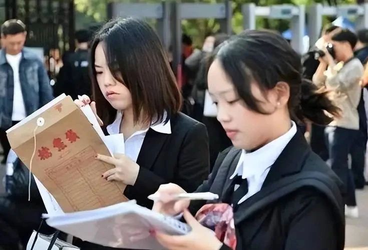 下半年选调生开始招录,考上就是“干部”,具体标准是什么?