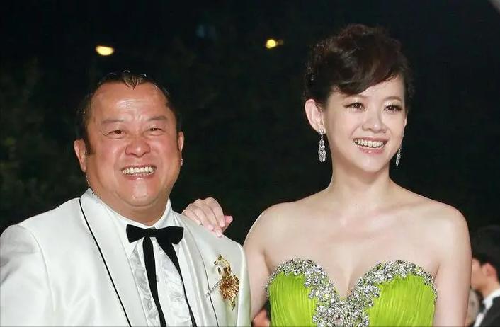 揭秘明星不为人知的丑闻,明星揭露娱乐圈的内幕