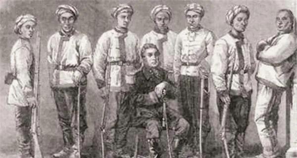 美国人华尔纳充当黑手，假冒身份成立探险队搜购*物文**